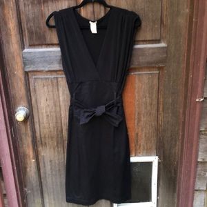 Black Sleeveless Dress 15/16,V-Neck;Stretch Top, KneeLength,Belted;Slenderizing